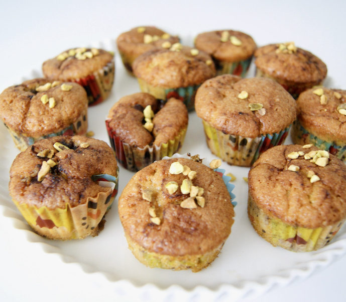 Petits gâteaux aux pêches caramélisées