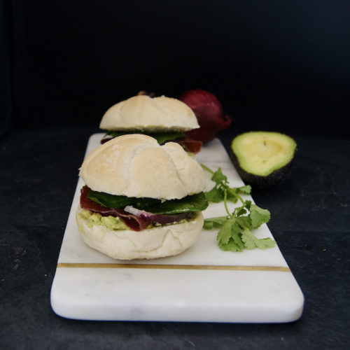 Petit pain avocat-bresaola