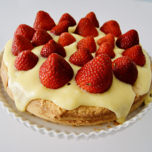 Génoise garnie aux fraises