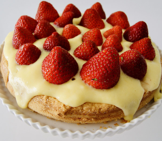 Génoise garnie aux fraises