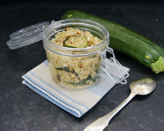 Quinoa aux courgettes et pignons de pin