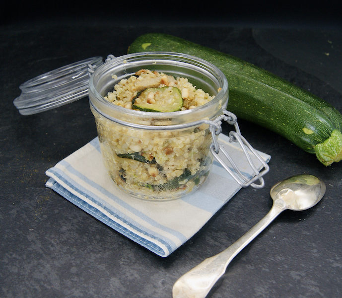 Quinoa aux courgettes et pignons de pin