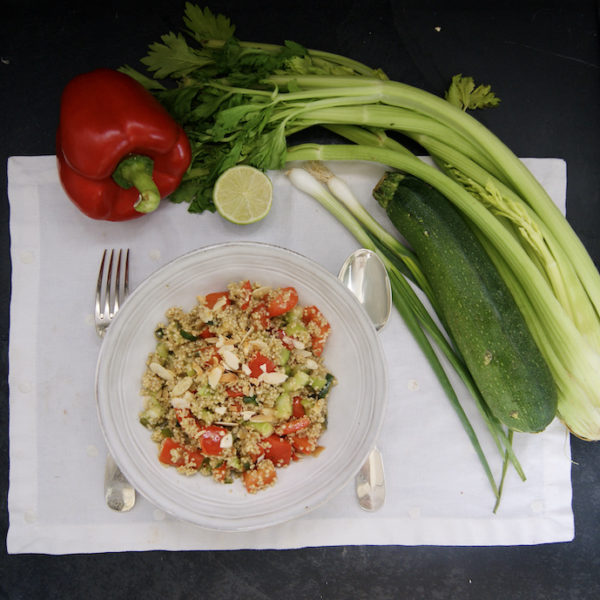 Salade de quinoa aux amandes rôties poêlées