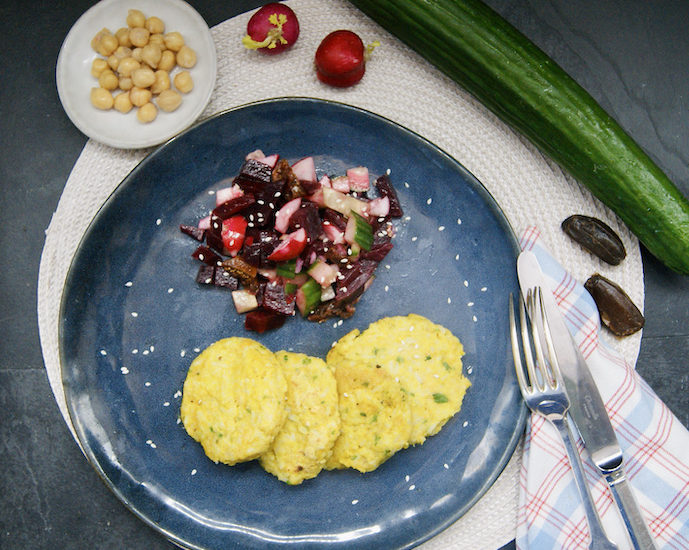 Galettes de pois chiches et petite salade