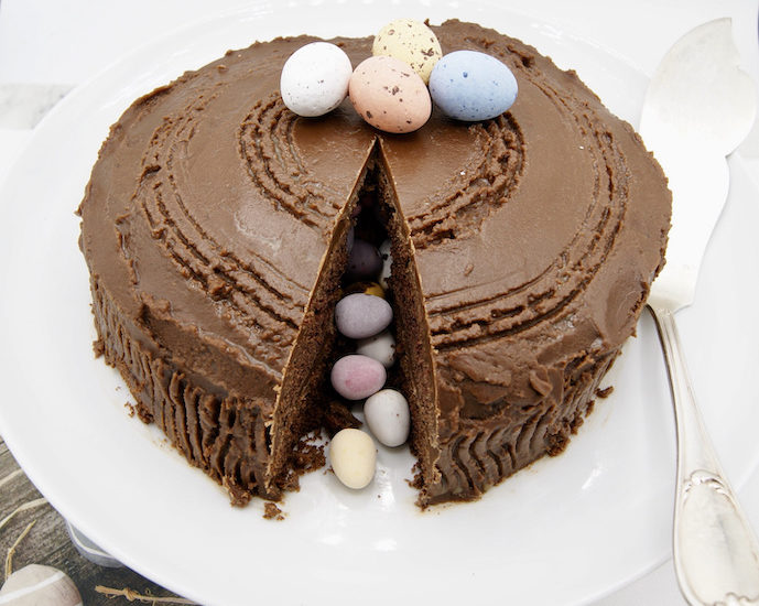 Gâteau pinata de Pâques