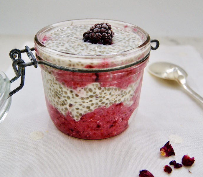 Pouding de chia et « nice cream » aux mûres