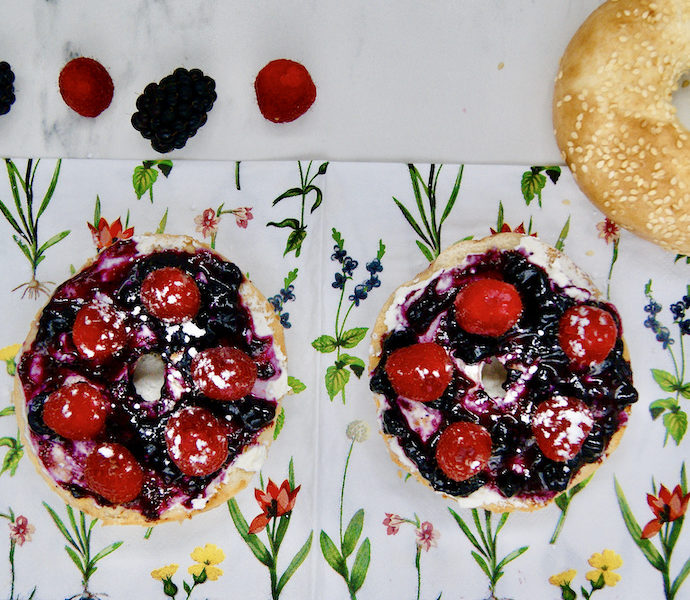Bagel aux fruits rouges