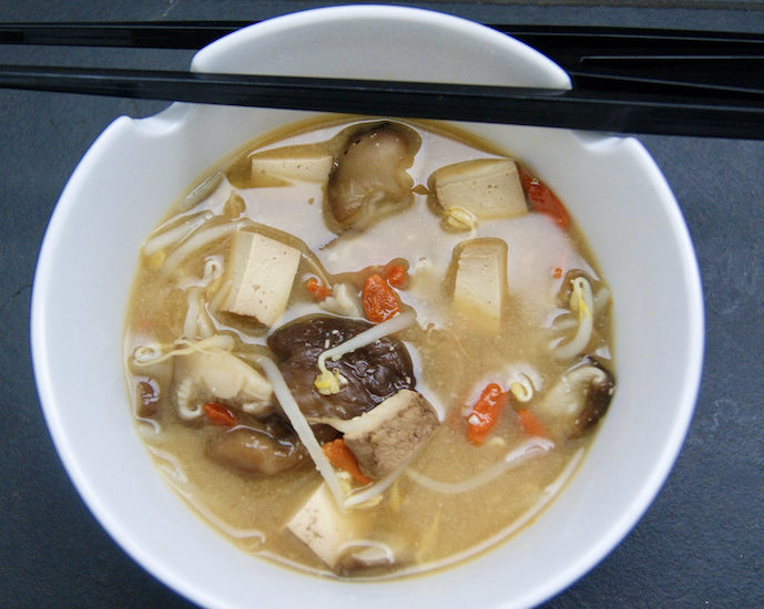 Soupe-repas miso au tofu