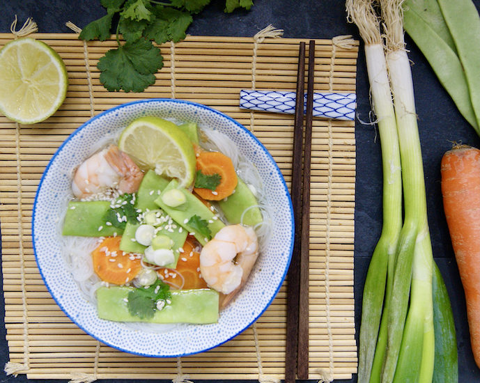 Bouillon thaï aux carottes, haricots coco plats et scampis