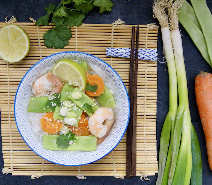 Bouillon thaï aux carottes, haricots coco plats et scampis