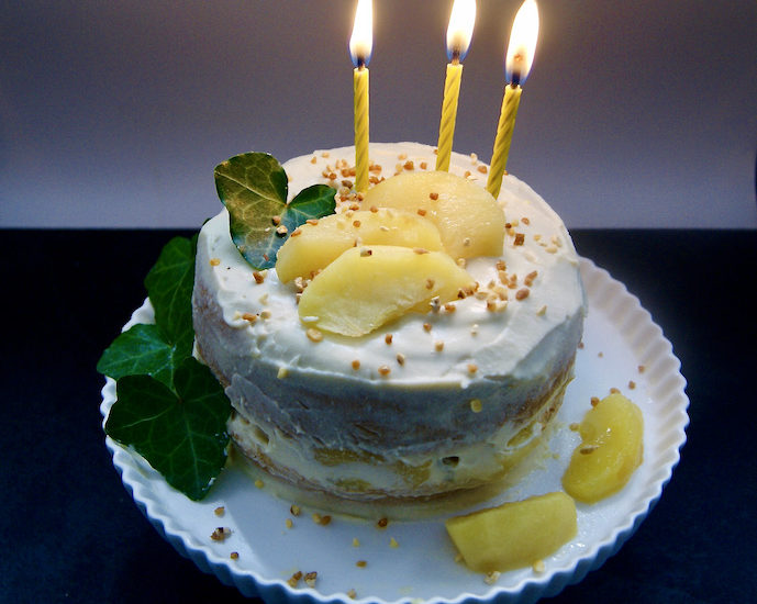 Naked cake aux pommes caramélisées (sans gluten et sans beurre)