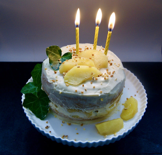 Naked cake aux pommes caramélisées (sans gluten et sans beurre)