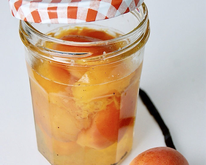 Abricots au sirop vanillé