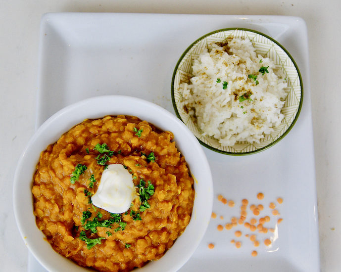 Dahl de lentilles corail aux tomates