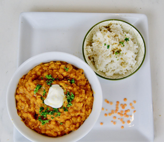 Dahl de lentilles corail aux tomates