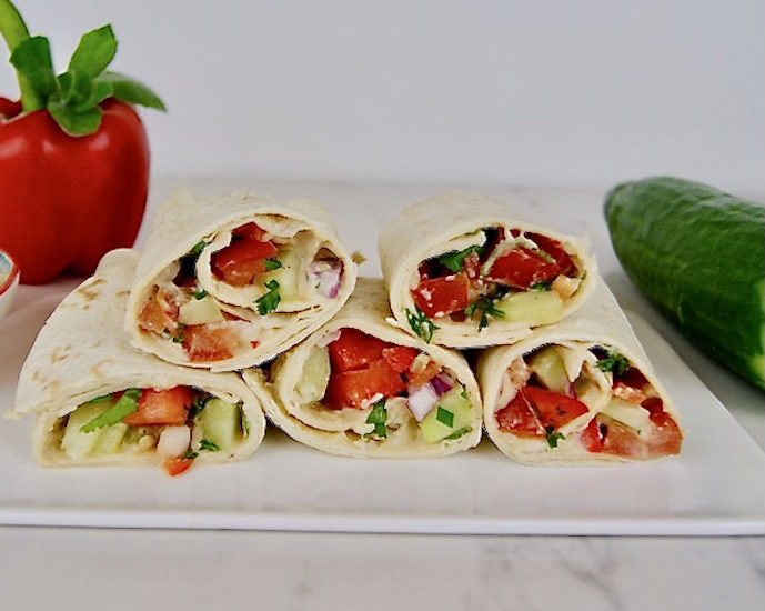 Wrap au houmous et petits légumes