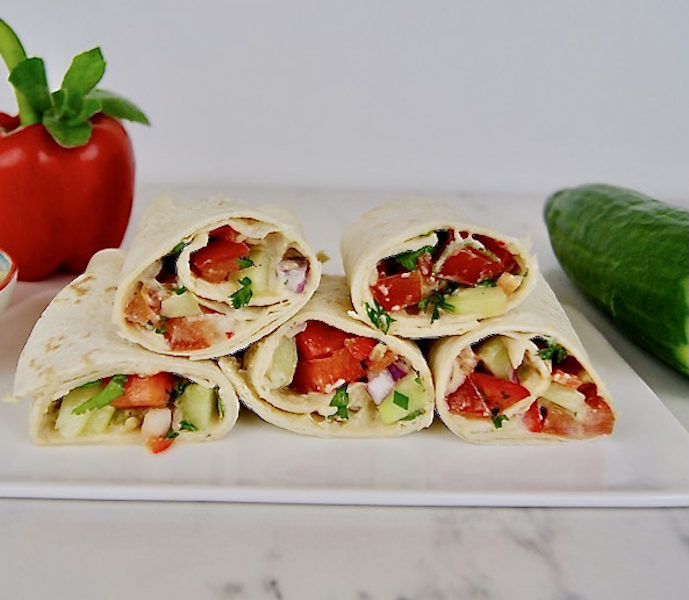 Wrap au houmous et petits légumes