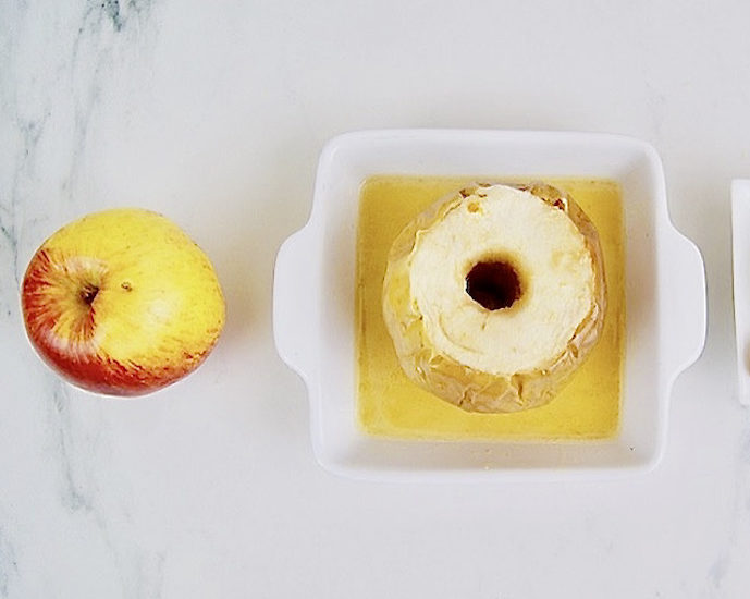 Pommes au four, caramel et glace vanille