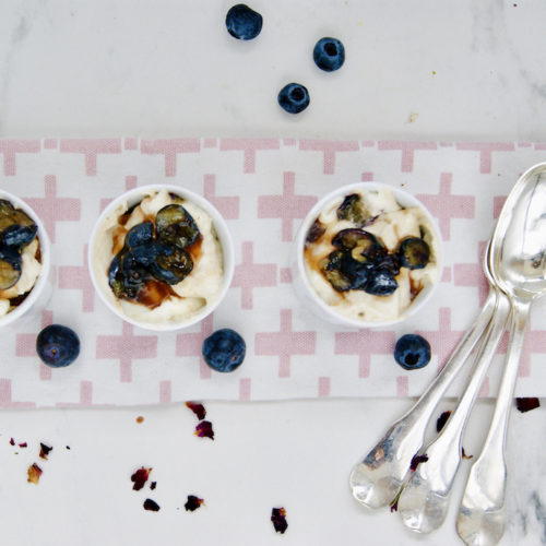 Crème de mascarpone toute simple aux myrtilles