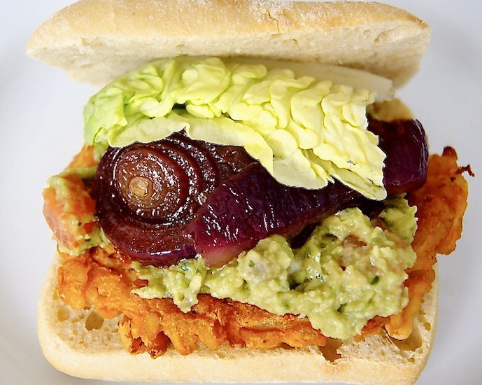 Burger aux haricots blancs et oignons au vinaigre balsamique