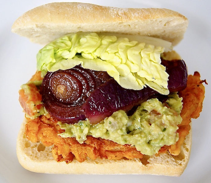 Burger aux haricots blancs et oignons au vinaigre balsamique