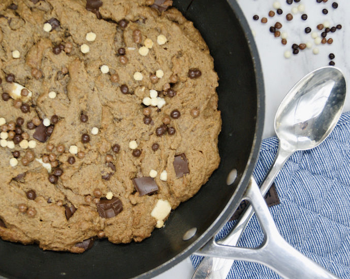 Cookie géant à la poêle à partager