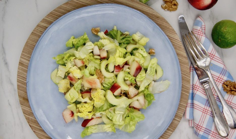 Frisée au concombre et aux pêches