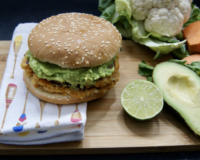 Burger de patates douces et de chou-fleur