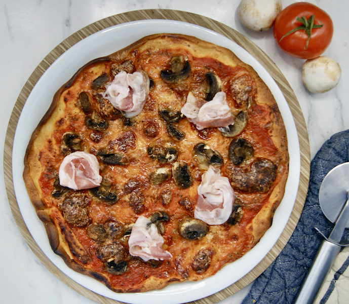 Pizza aux cèpes et à la pancetta