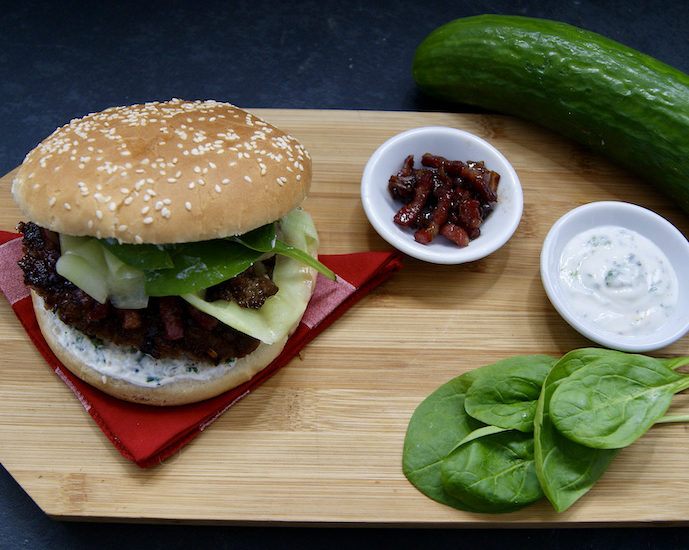 Hamburger aux lardons sautés au Porto