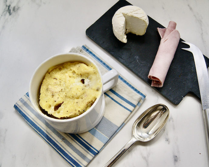 Mugcake jambon-fromage de chèvre