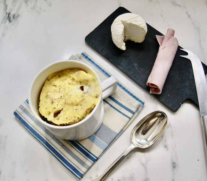 Mugcake jambon-fromage de chèvre