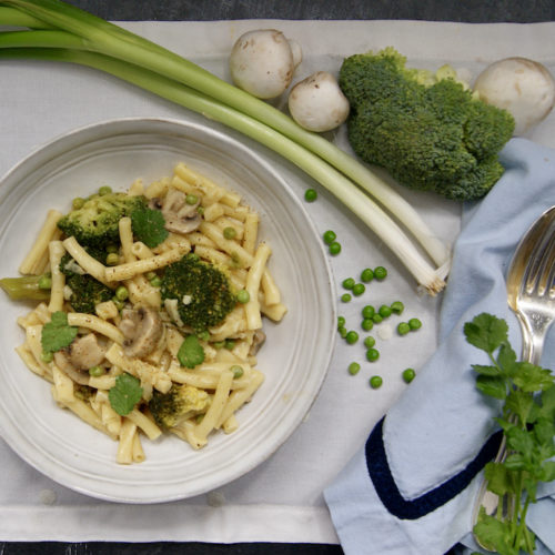 One-pot pasta aux champignons, brocoli et petits pois