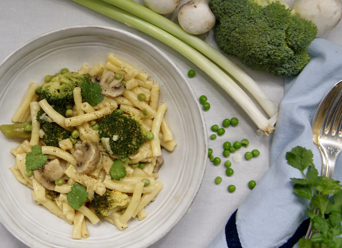 One-pot pasta aux champignons, brocoli et petits pois