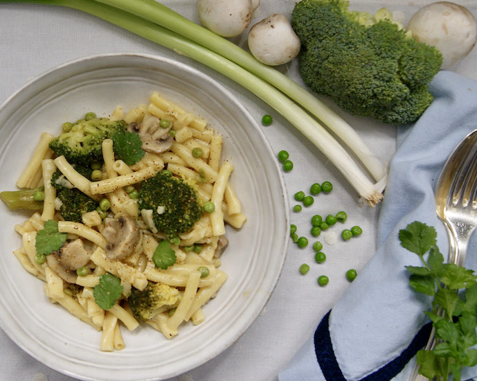 One-pot pasta aux champignons, brocoli et petits pois