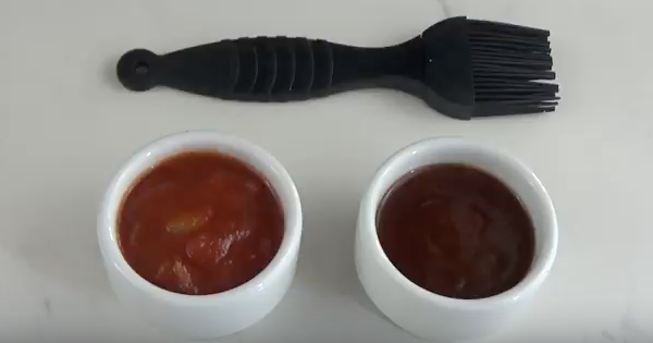 2 sauces barbecue