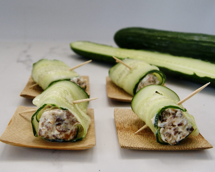 Rouleaux de concombre farcis