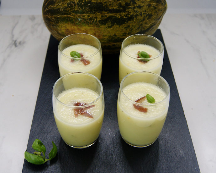 Petit soupe froide de melon vert