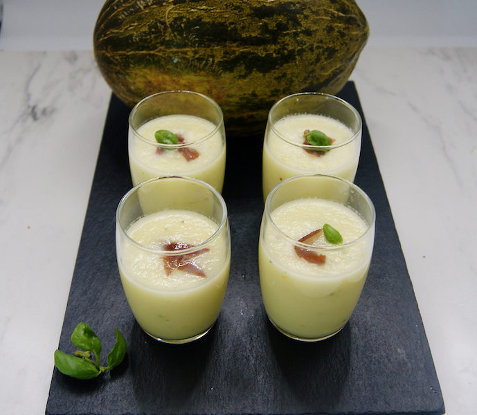 Petit soupe froide de melon vert