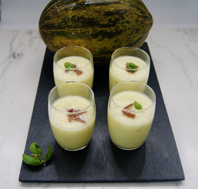 Petit soupe froide de melon vert