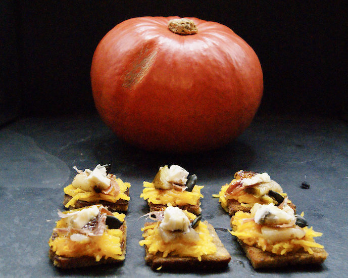 Toasts purée de potiron, poire et miel à la truffe