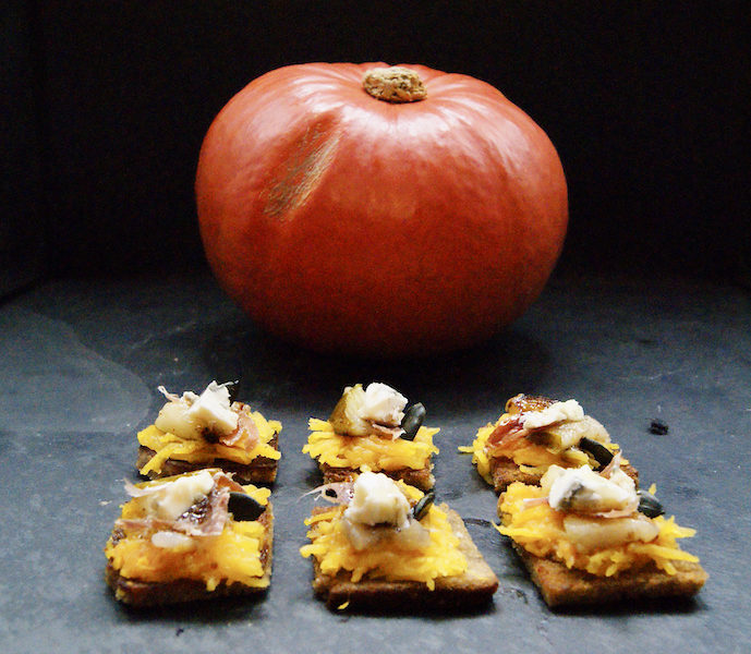Toasts purée de potiron, poire et miel à la truffe