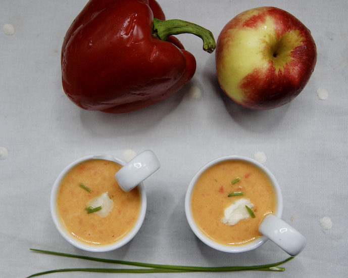 Petite soupe de poivron et de pomme