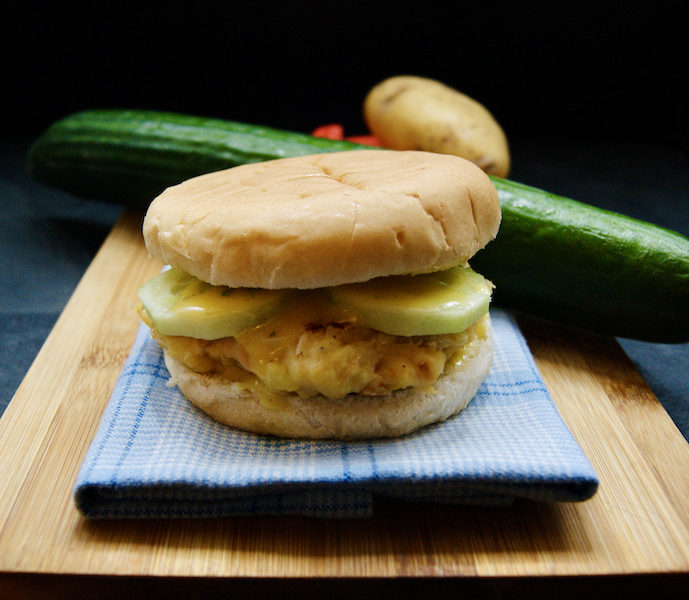 Burger avec galettes de pommes de terre au saumon fumé