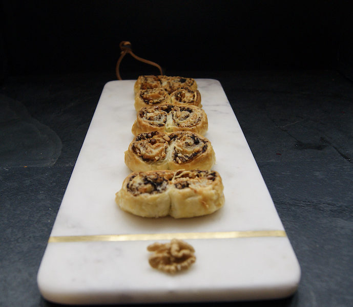 Biscuits palmiers tapenade et noix