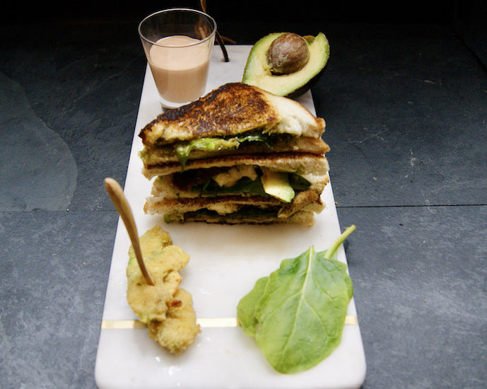 Croque-monsieur très vert et avocats croustillants