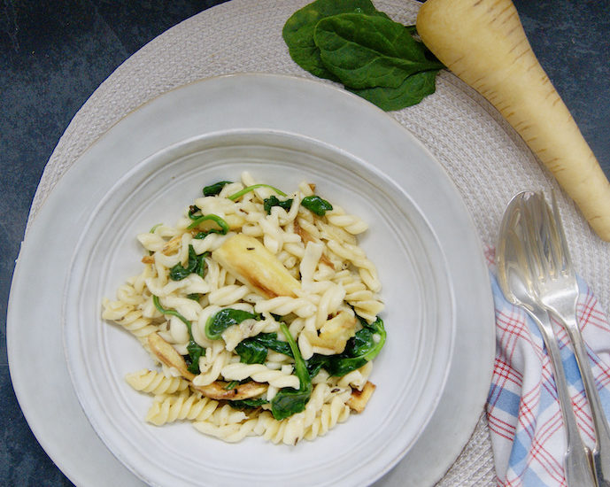 Pâtes cacio e pepe aux panais rôtis