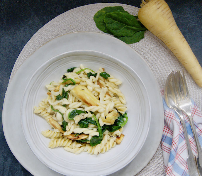 Pâtes cacio e pepe aux panais rôtis