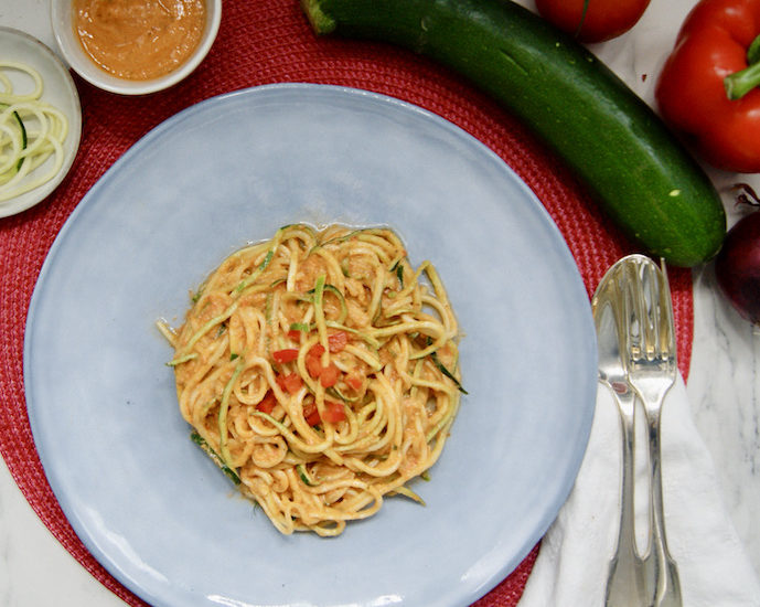Tagliatelle de courgettes à la sauce tomate crue