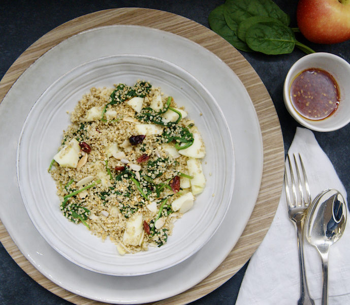 Salade de quinoa aux pommes et épinards